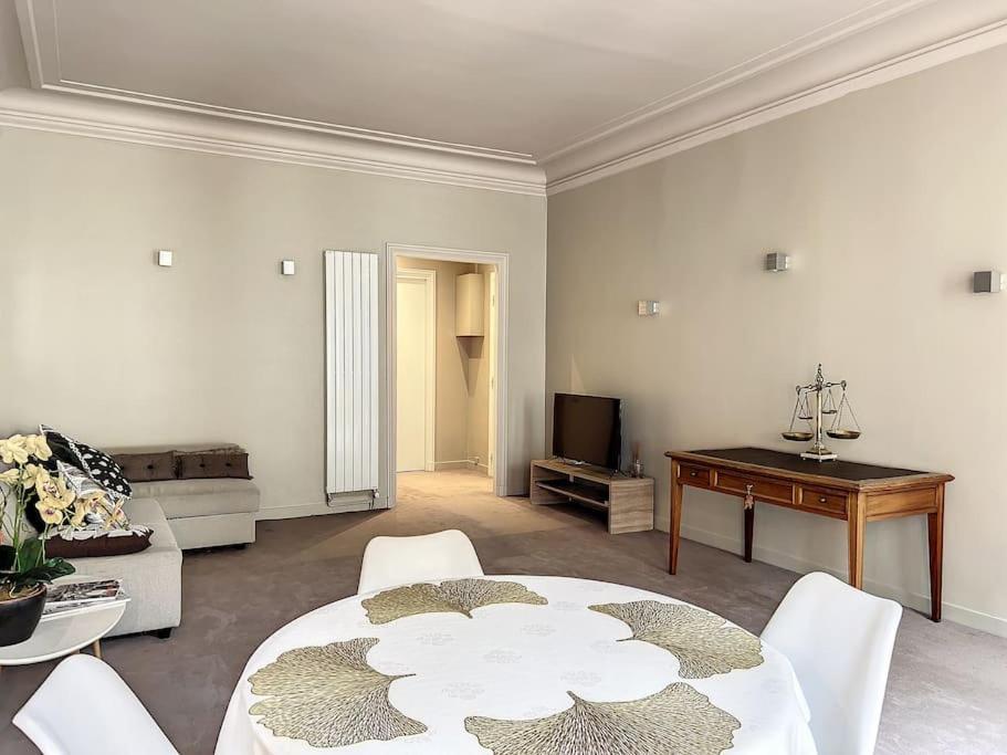 Appartement Confidentiel, Particulier 16eme Parijs